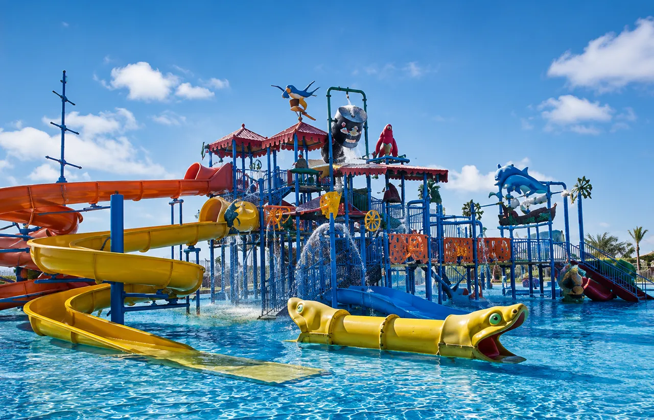 Fakhr Al Behar Aqua Park – North Coast